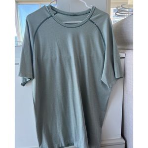 Men’s Lululemon Short Sleeve